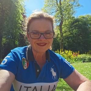 Meet your Posher, Lara